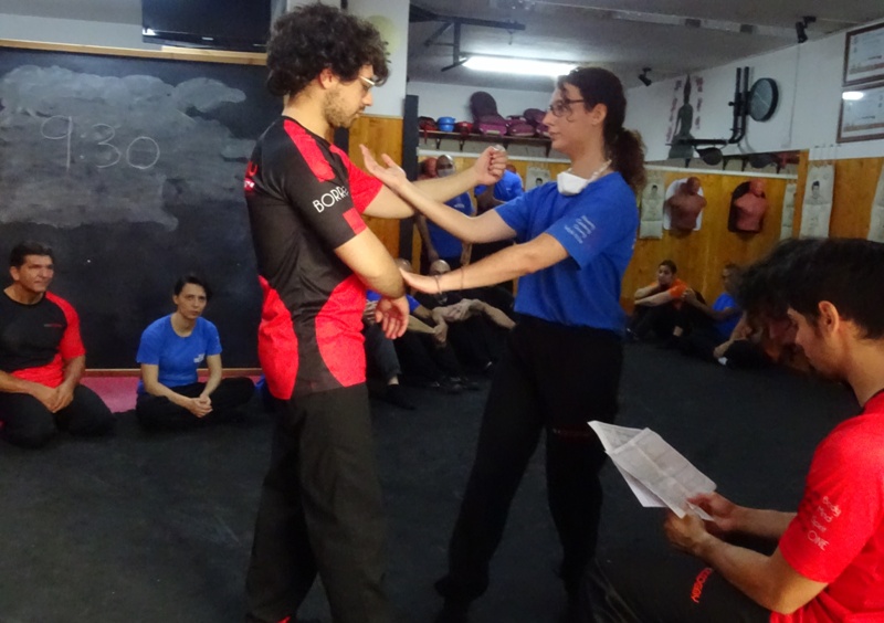 Kung Fu Academy di Sifu Mezzone Arti Marziali e palestra di Sport da Combattimento Wing Chun Weng Chun Tjun Tai Chi Taijiquan Qigong Sanda Difesa Personale (163)